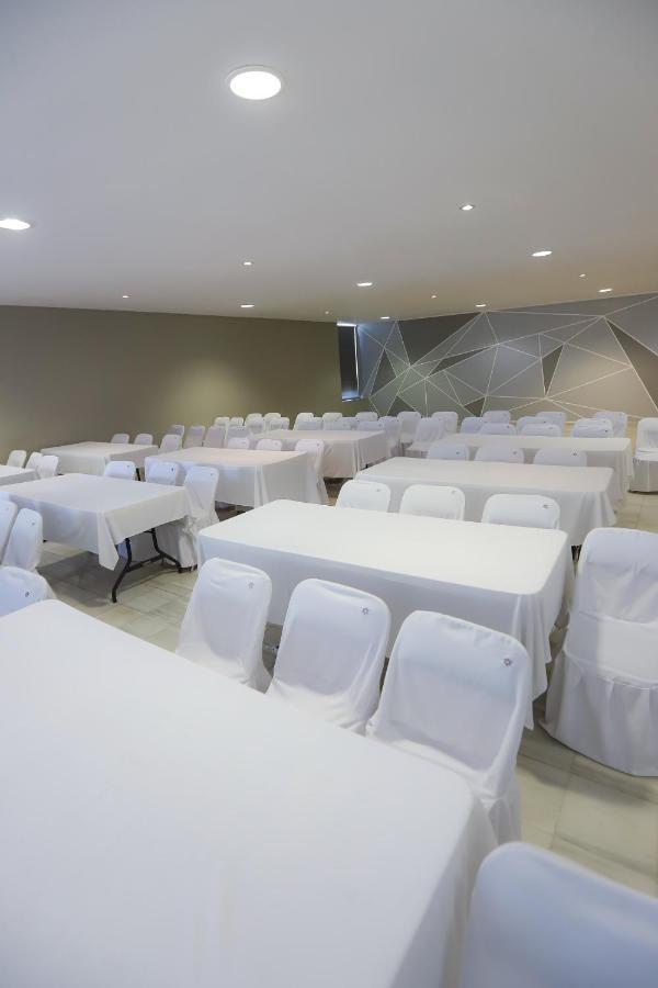 Hotel Tryp By Wyndham Chetumal Extérieur photo